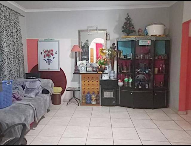 4 BEDROOM APARTMENT FOR SALE IN WYCHWOOD